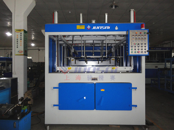 單頭厚片<a href=http://m.shuziedu.cn/ target=_blank class=infotextkey>吸塑機</a>1.jpg