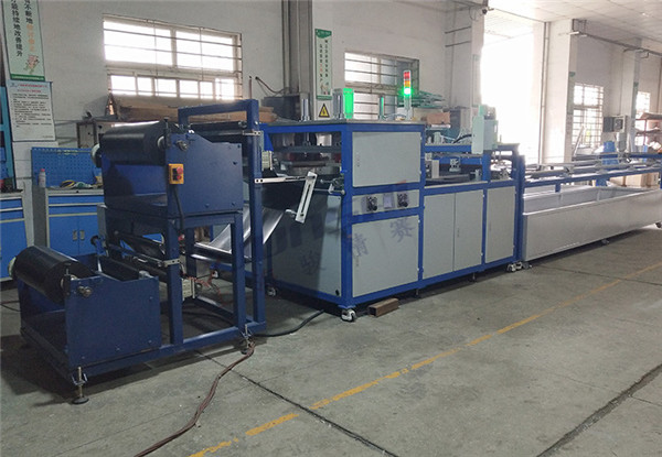 地熱膜全自動<a href=http://m.shuziedu.cn/ target=_blank class=infotextkey>熱合機</a>